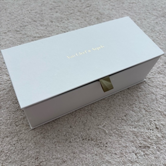 Van Cleef & Arpels Votive Candle Set - Pink, Green, Cream - Picture 6 of 12